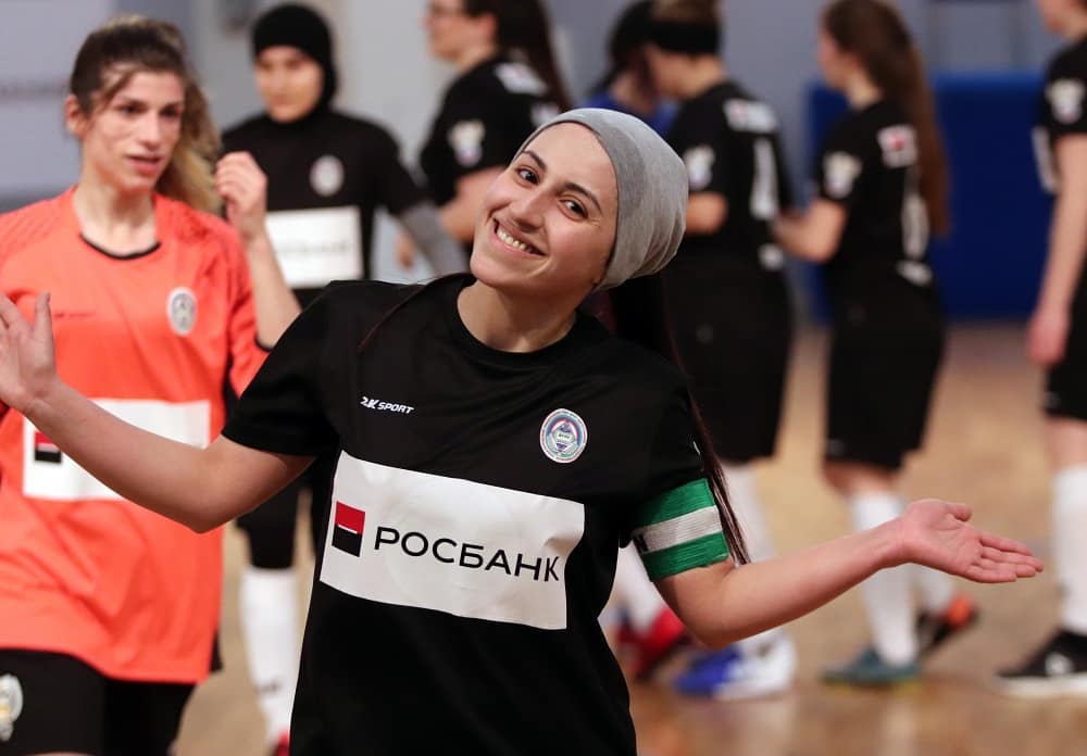 «Побегала по полю — и успокойся, тебе замуж пора»: как в Дагестане была создана первая женская футбольная команда
