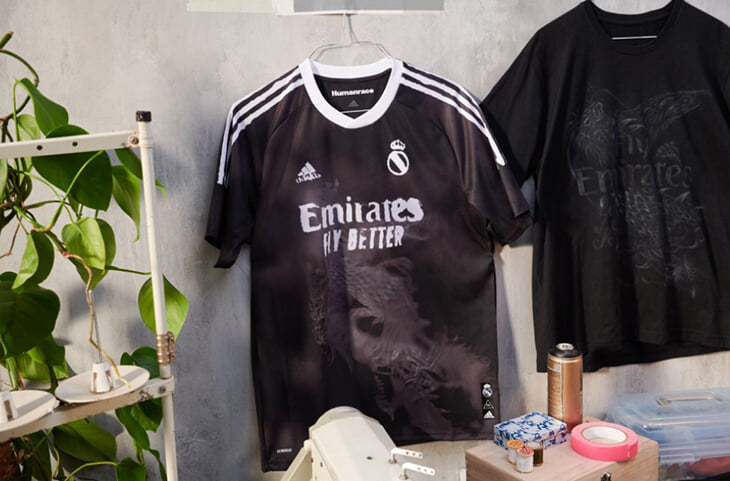 Adidas и Фаррелл Уильямс переосмыслили старые формы «Реала», «Арсенала», «МЮ», «Баварии» и «Юве». Дизайн сделан от руки и воспевает несовершенство