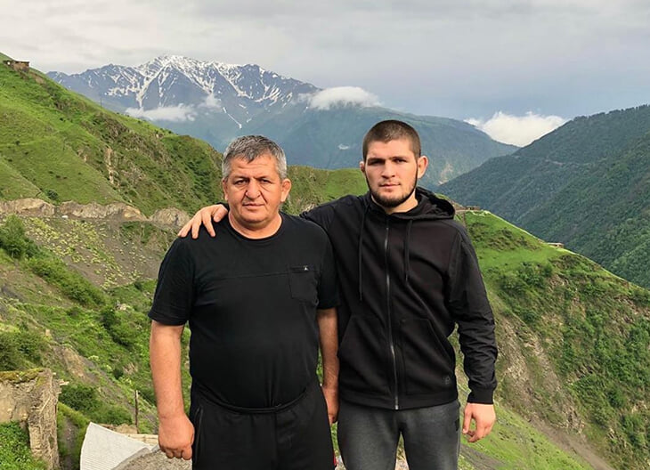 Хабиб завершил карьеру по просьбе мамы – а что мы о ней знаем? Просила не бить людей, не смотрела бои, стирала форму в холодной воде