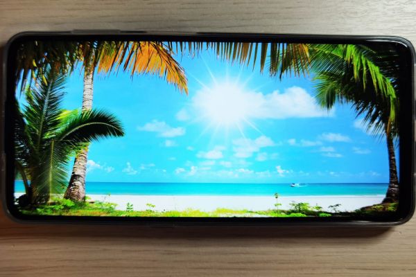 
	Moto G9 Plus – большой смартфон с уникальными «фишками» 
