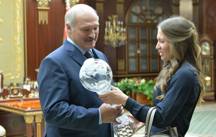 Белорусский ОМОН избил брата Домрачевой. Дарья – любимая спортсменка Лукашенко и подчеркнуто не выступает против него