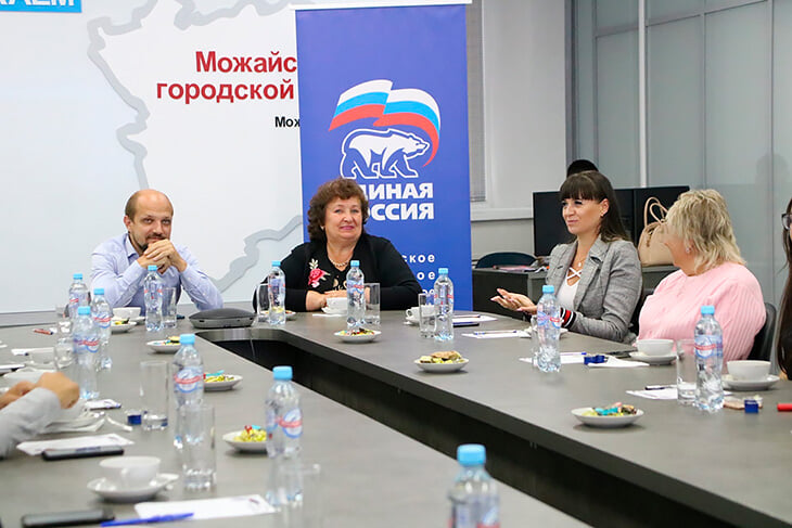 Он работал в «Совспорте» и писал колонки с Мутко, а теперь – мэр города и хочет изменить отношение к «Единой России»