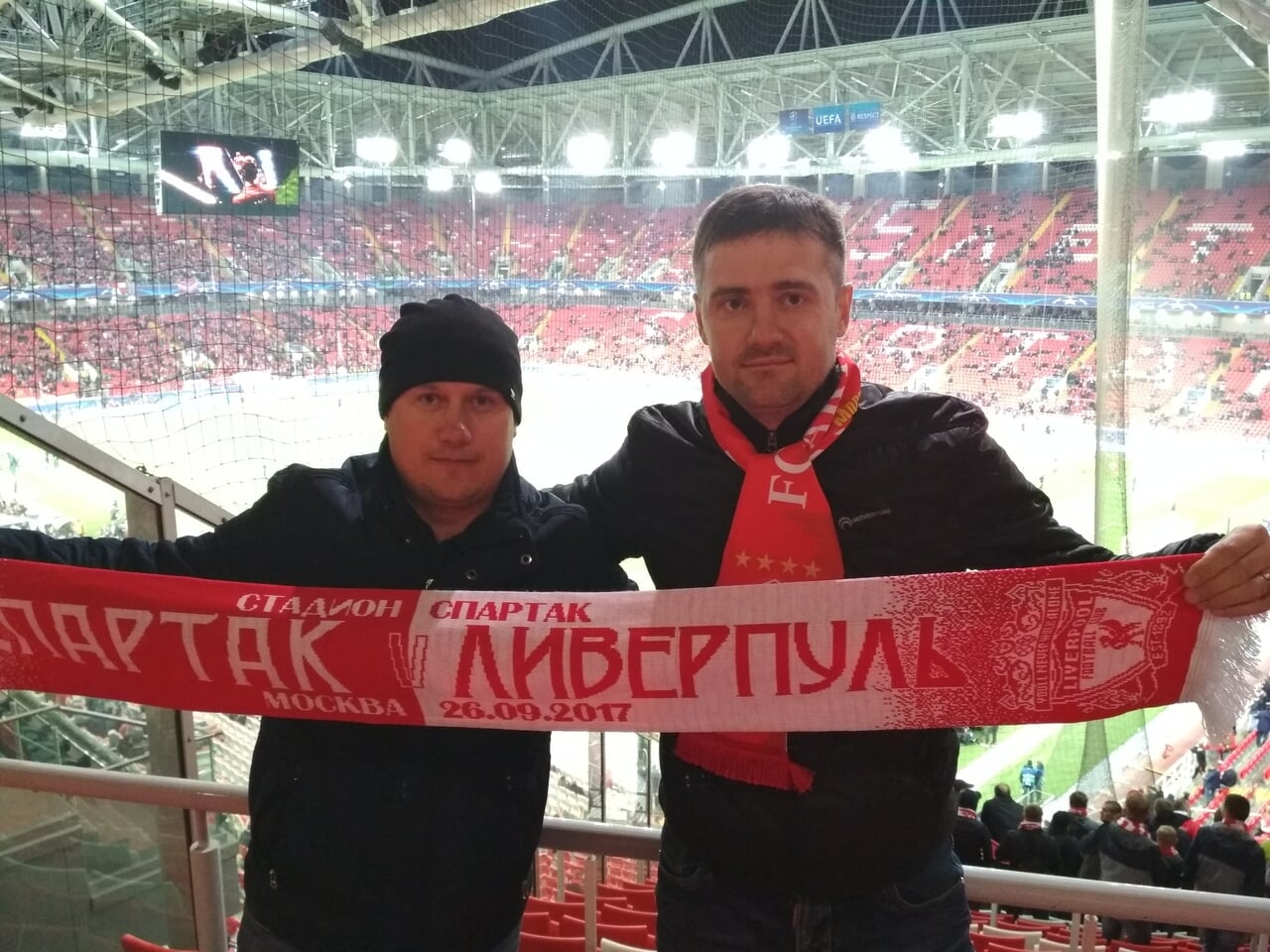 В челябинском подъезде есть волшебное граффити в честь «Ливерпуля». Его нарисовали для игрока «Ливерпуль-Челябинск»
