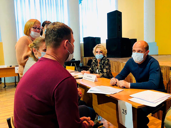 Он работал в «Совспорте» и писал колонки с Мутко, а теперь – мэр города и хочет изменить отношение к «Единой России»